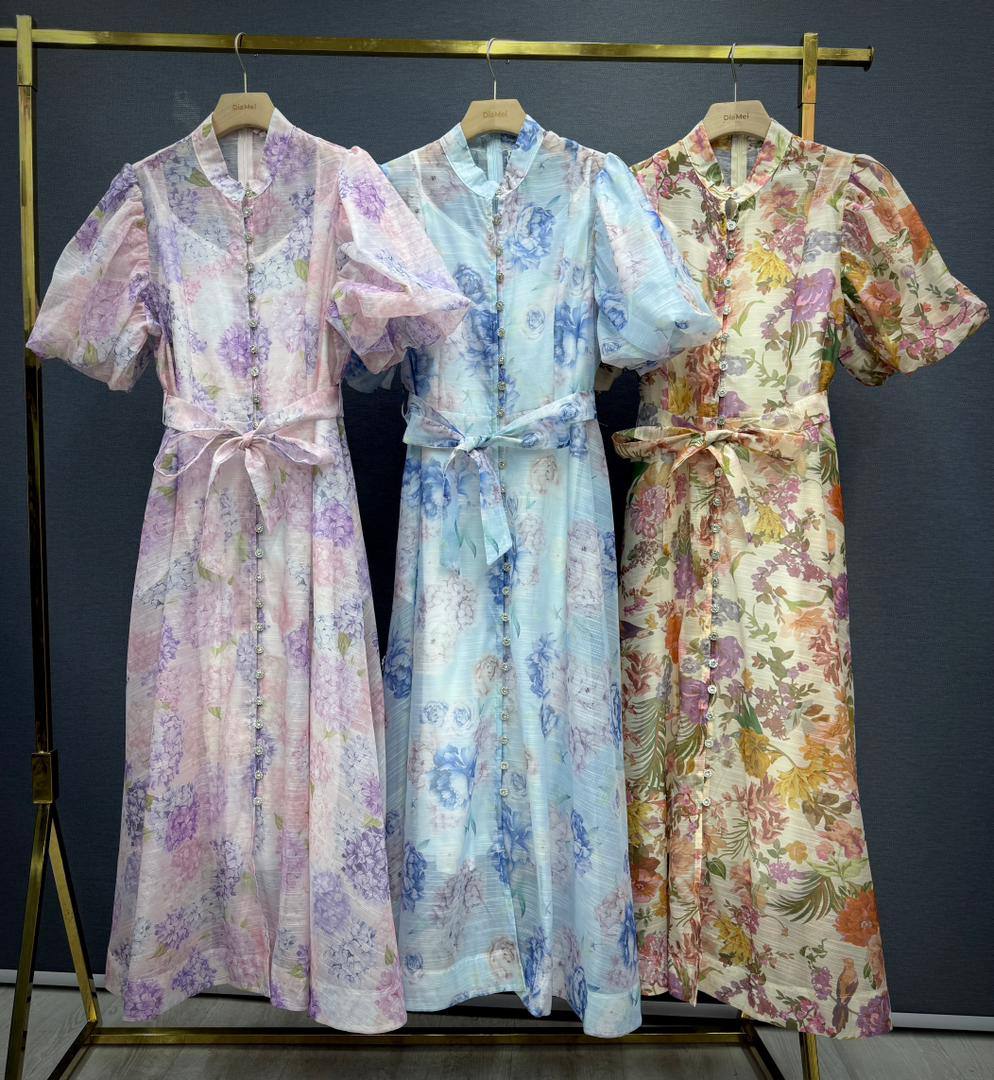 Floral Midi Dress
Воздушное платье миди с цветочным при...