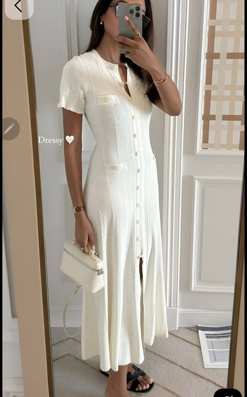 Button Knit Maxi Dress
Трикотажное платье макси на пуго...