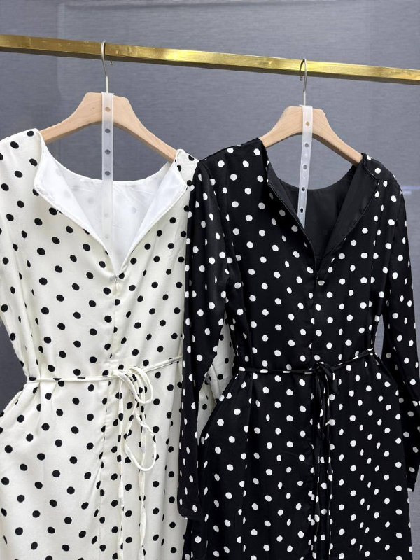 Polka Dot Maxi Dress
Платье в горошек с кружевной отдел...