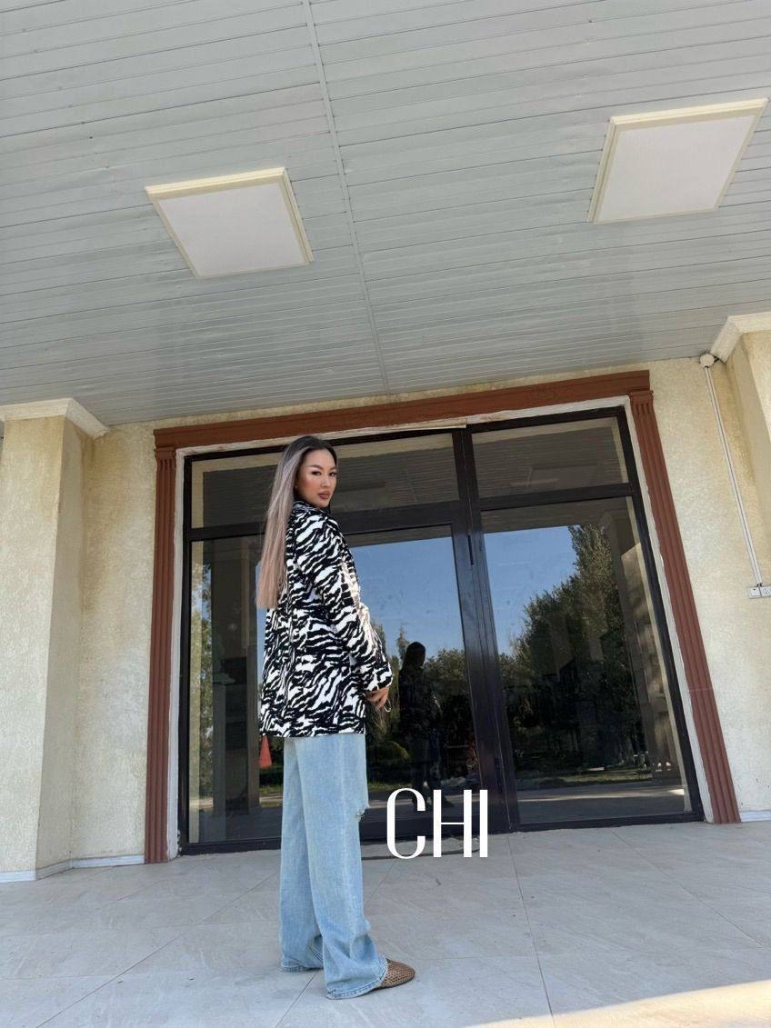 Пиджак с принтом зебра