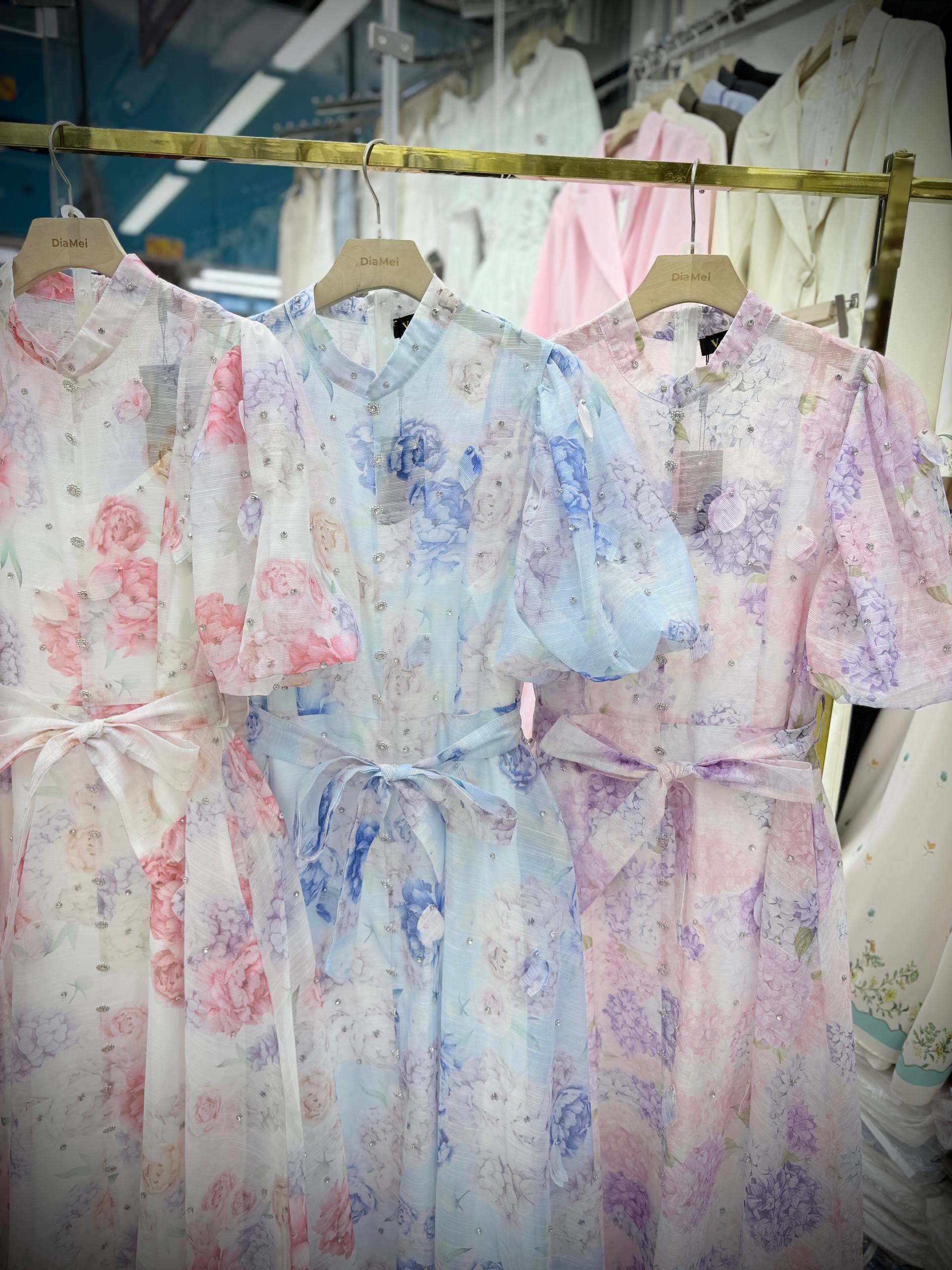 Роскошное воздушное платье в стиле Zimmermann с цветочн...