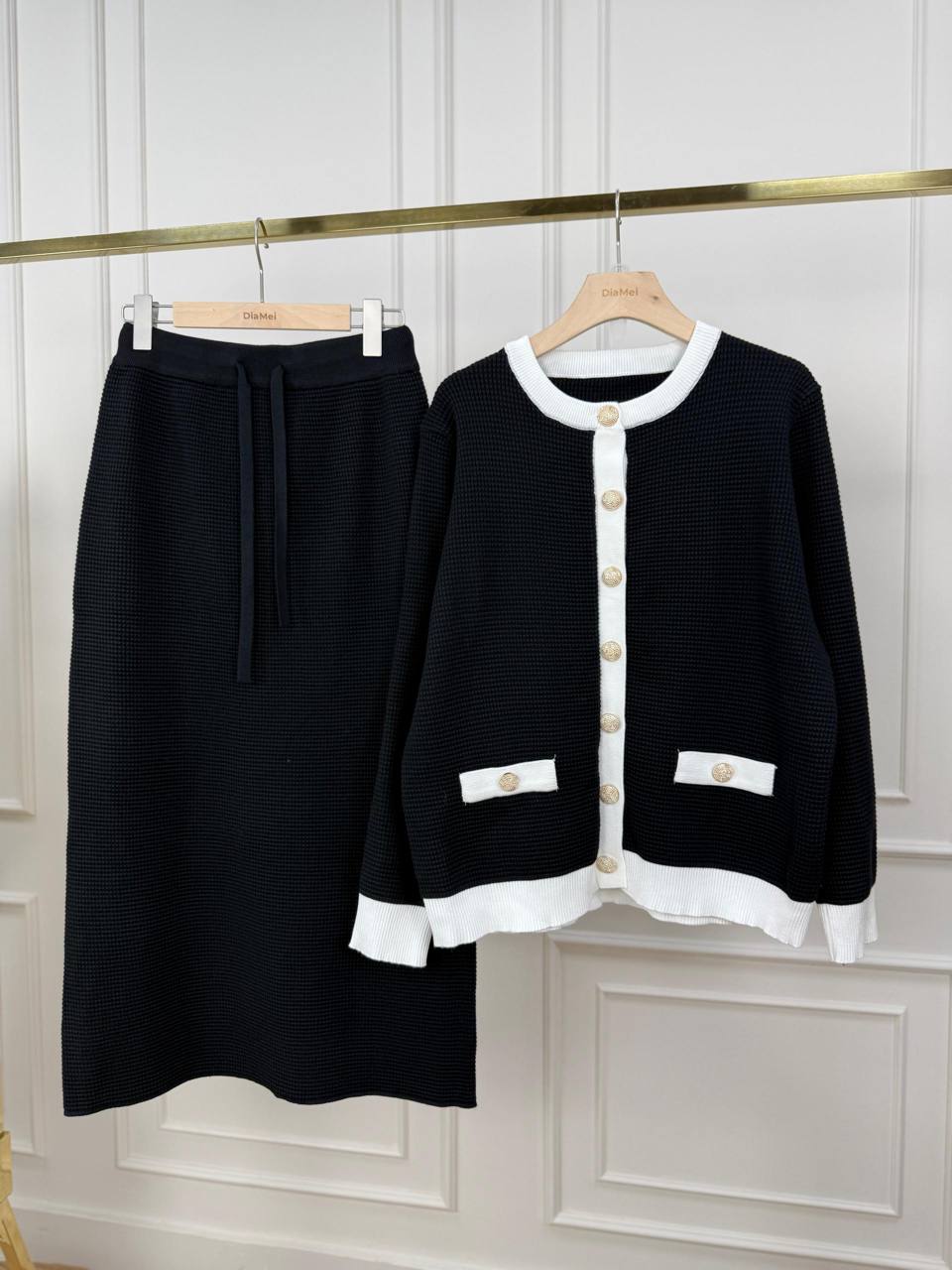 Двойка твидо...