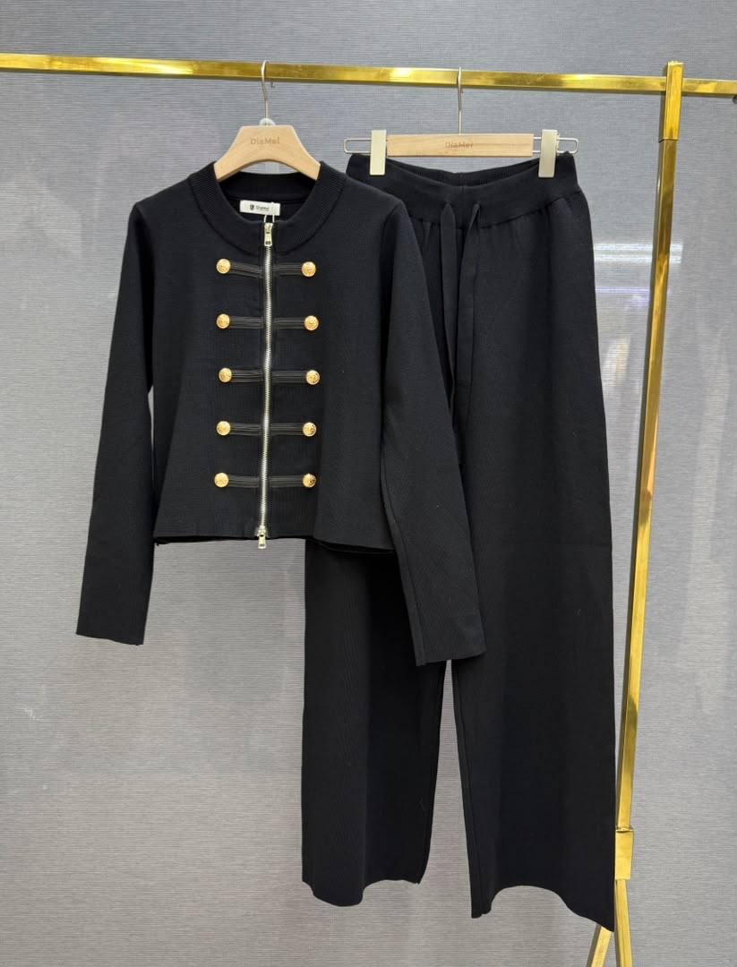 New collection 
🖤 Трикотажный костюм в стиле милитари