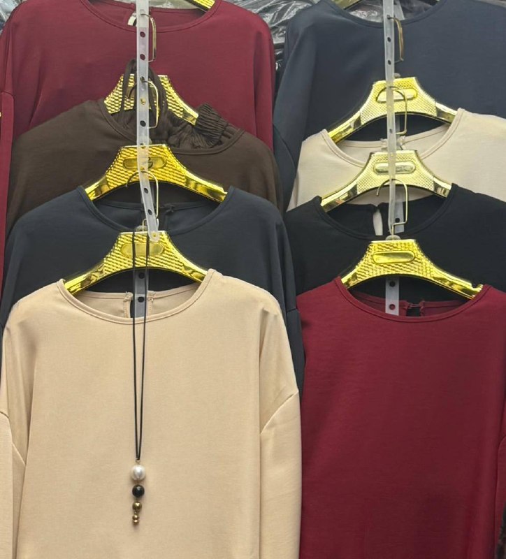 Двойка 
42-44размер
Белый/бордо/айвори/красный
200штук-...