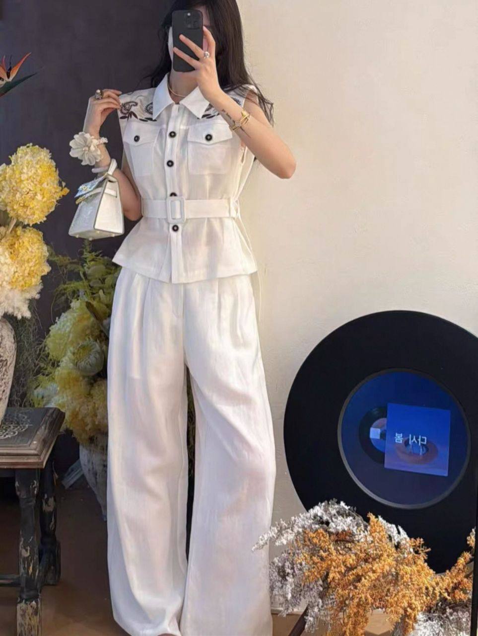 Двойка 
42-44размер
Белый/бордо/айвори/красный
200штук-...