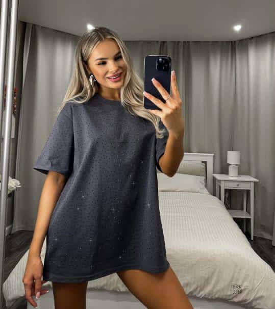 Платье
S M размер
200штук-+
Цена 240