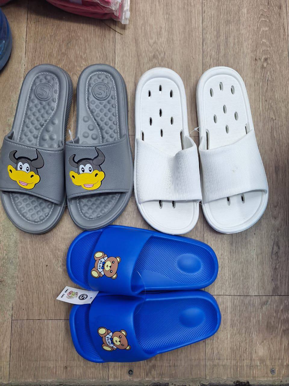 Привозной Китай 🇨🇳 
Мужские только белый цвет 
Цена 140...