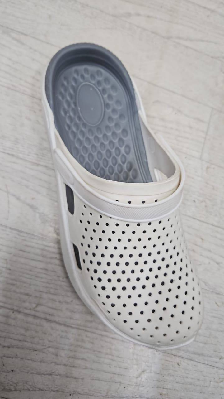 Привозной Китай 🇨🇳 
Мужские только белый цвет 
Цена 140...