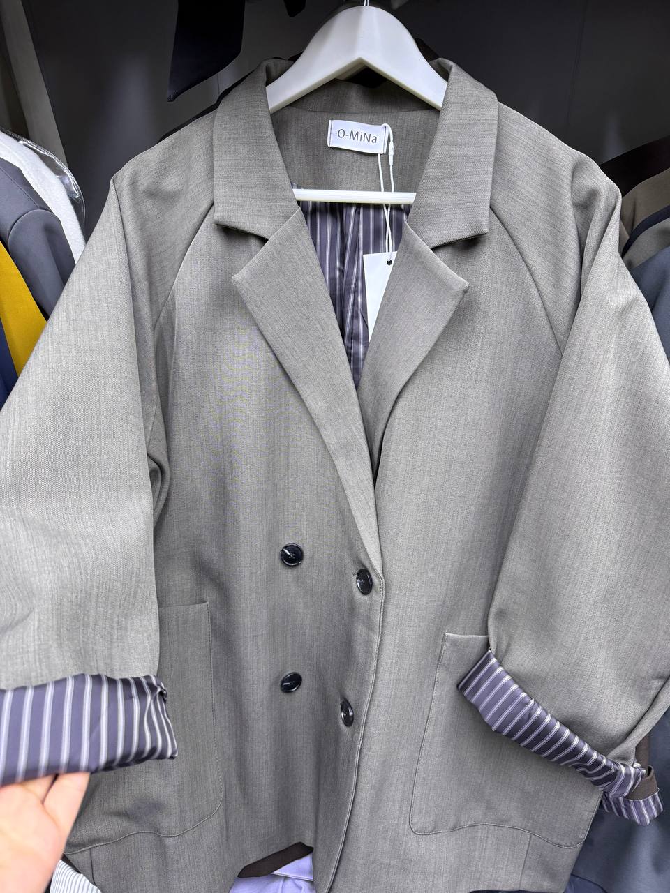 Оверсайзный пиджак — стильная база для современных обра...