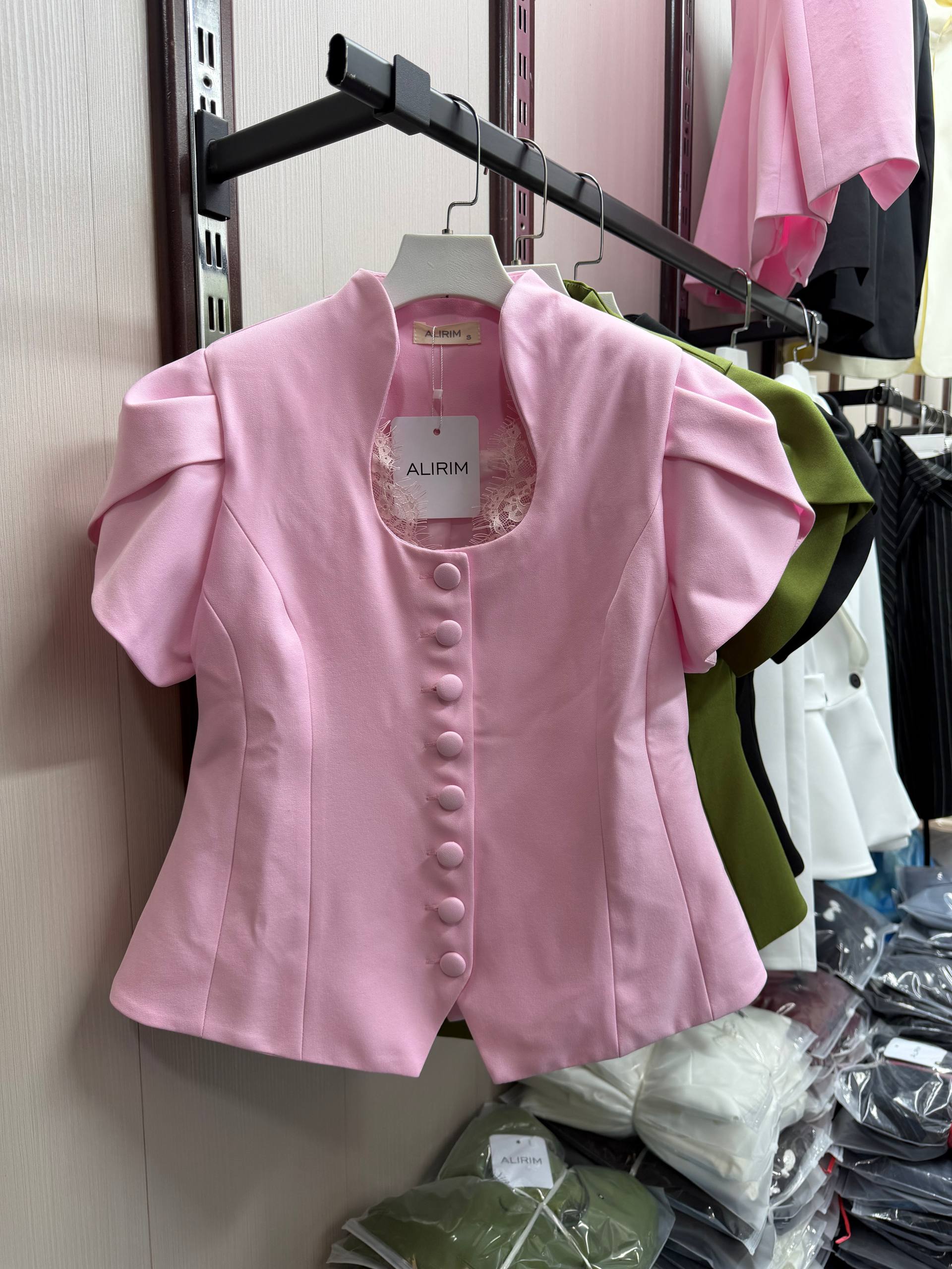 Получили в трех расцветках