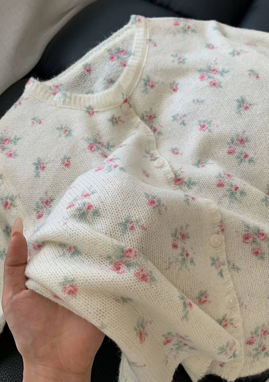 Получили нежный кардиган в цветочек 🌸