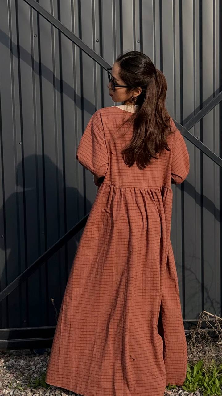 Новинка сезона
• Лёгкое и воздушное платье
• Натуральна...