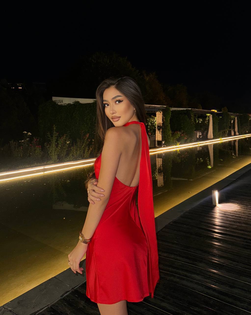 Струящееся мини платье