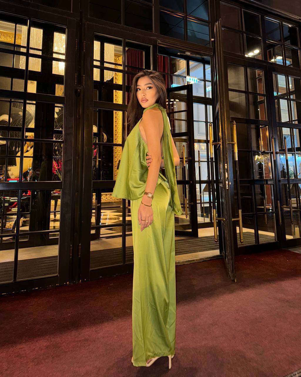 Комплект с открытой спинкой