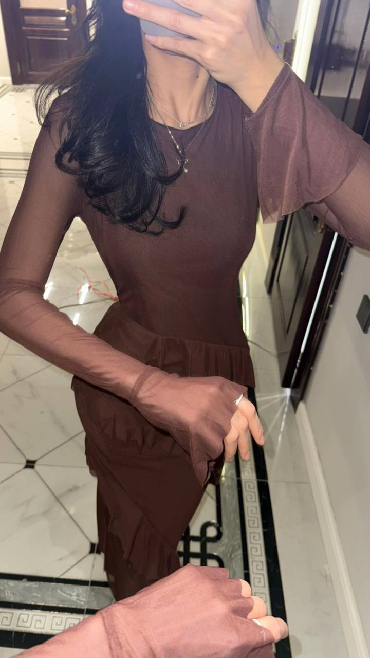 Элегантное платье с воланами