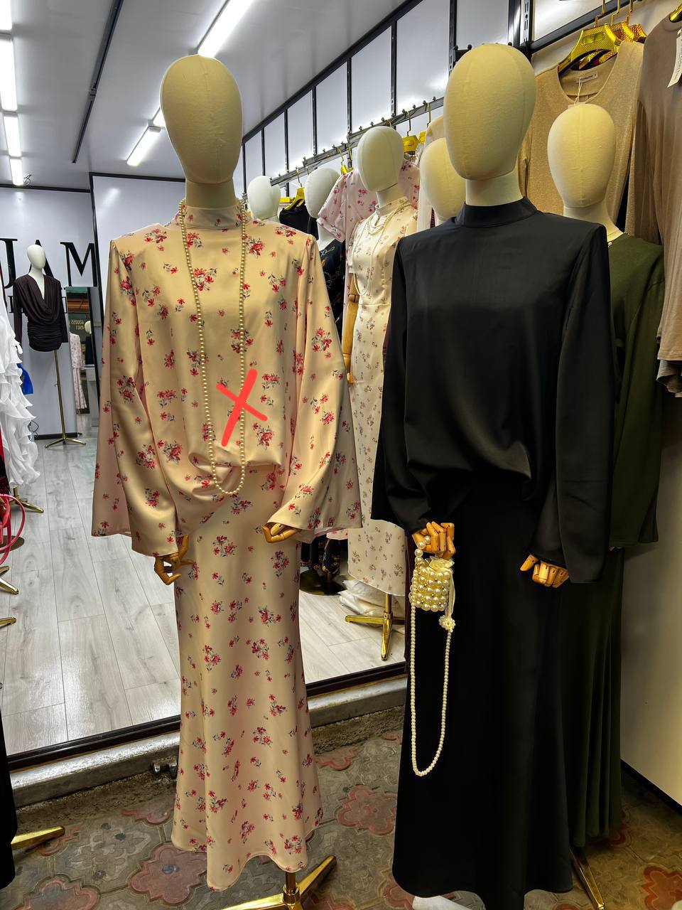 Элегантная двойка
Свободный верх и юбка макси создают у...