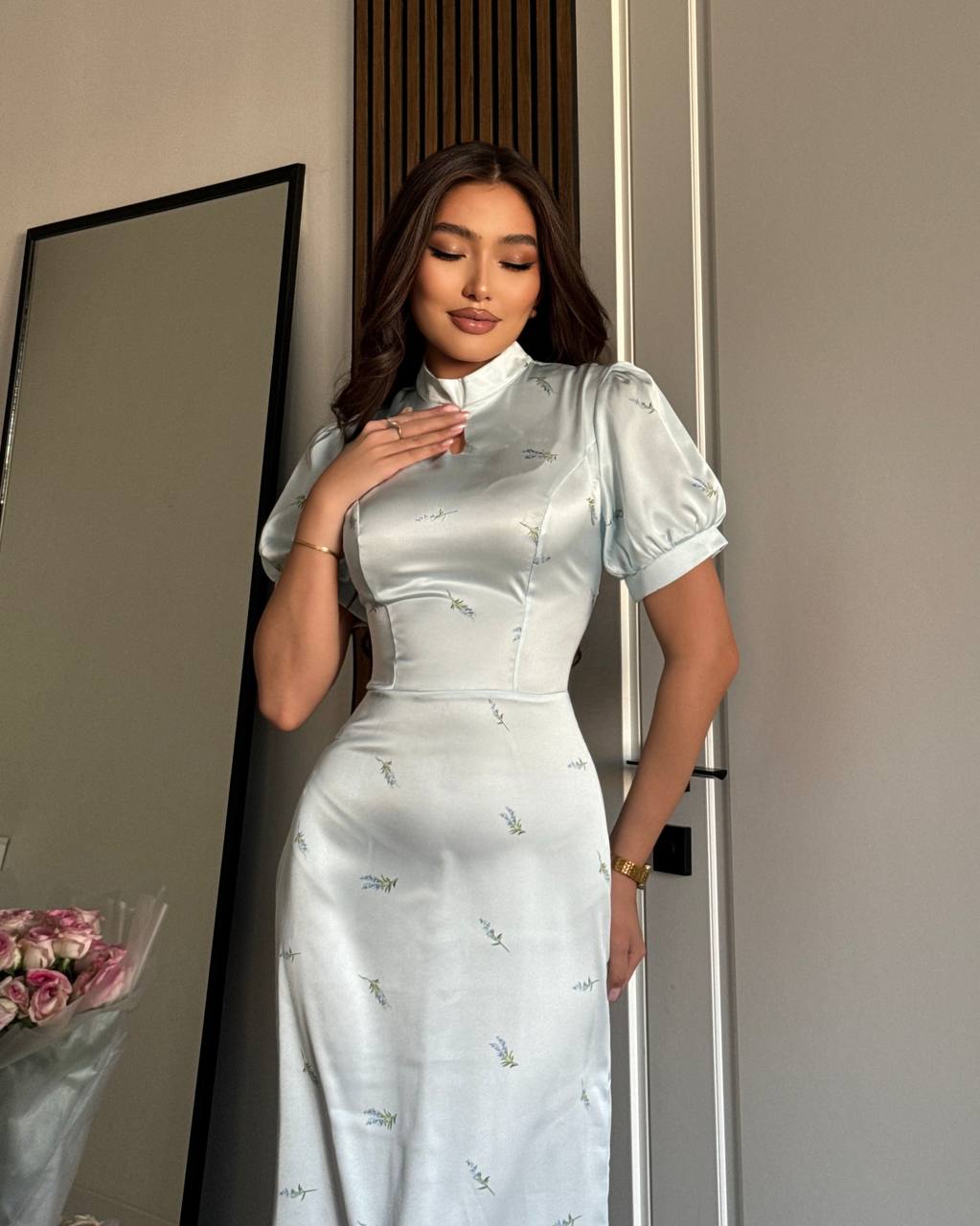 Платье “Капелька”
Лёгкое и женственное, с мягким блеско...