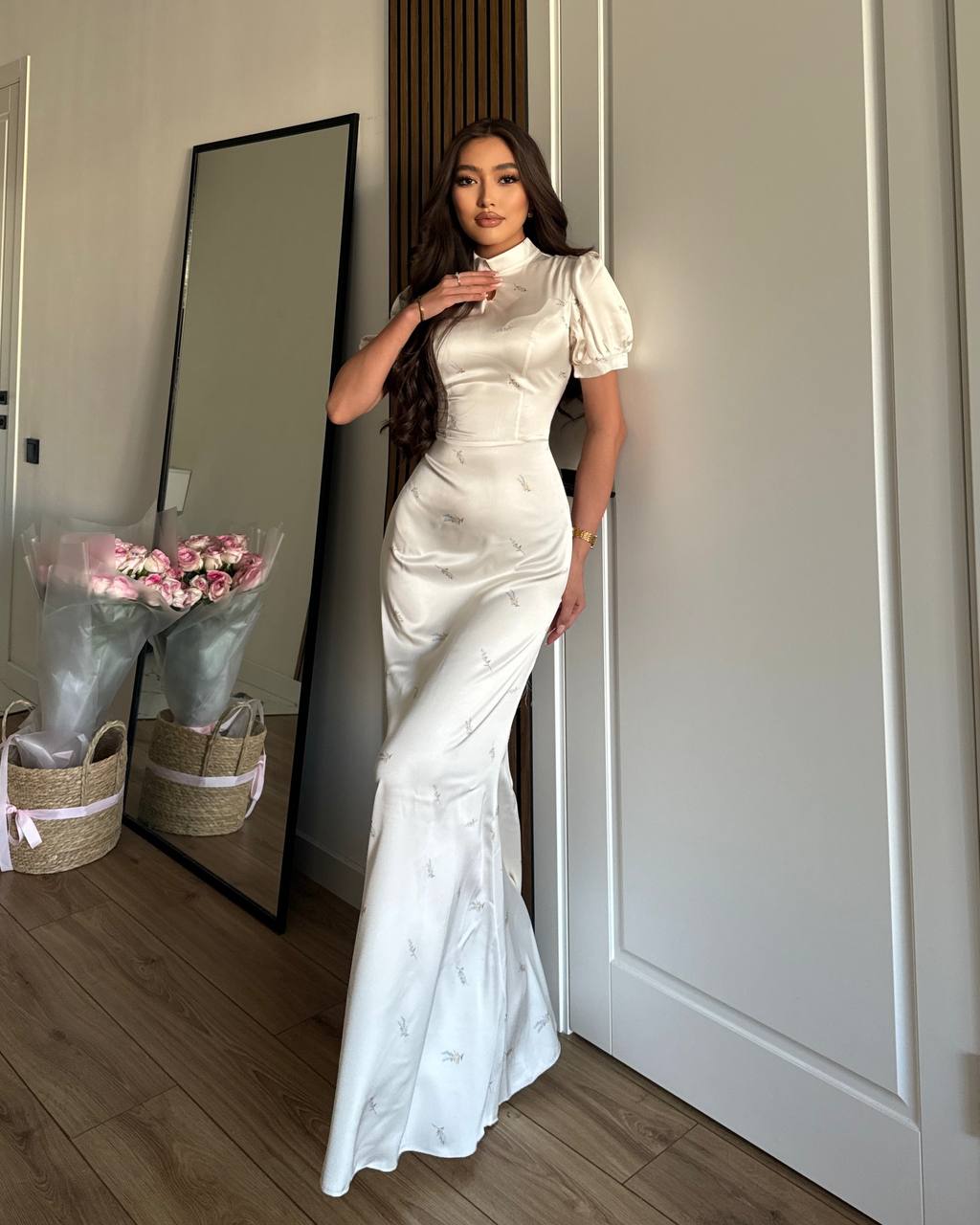 Платье “Капелька”
Лёгкое и женственное, с мягким блеско...