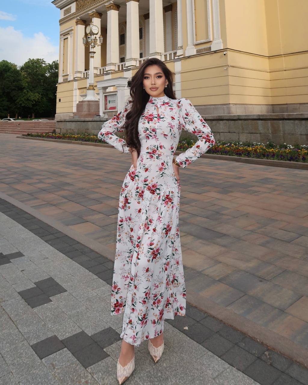 Изящное женственное платье с рукавами-фонариками — лёгк...