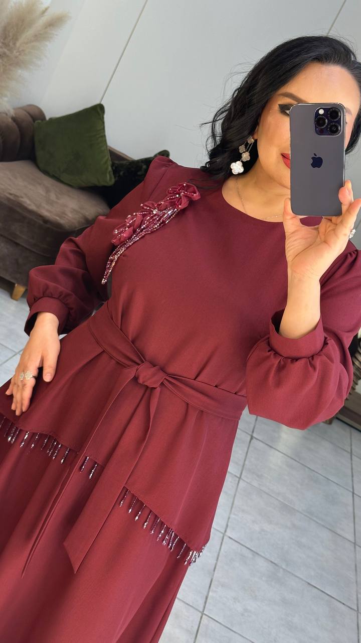 Получили стильное платье ✨
💎 Нежный декор с цветами 
😍 ...