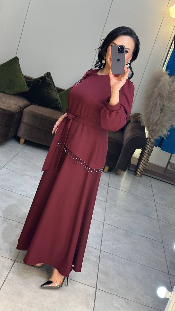 Получили стильное платье ✨
💎 Нежный декор с цветами 
😍 ...