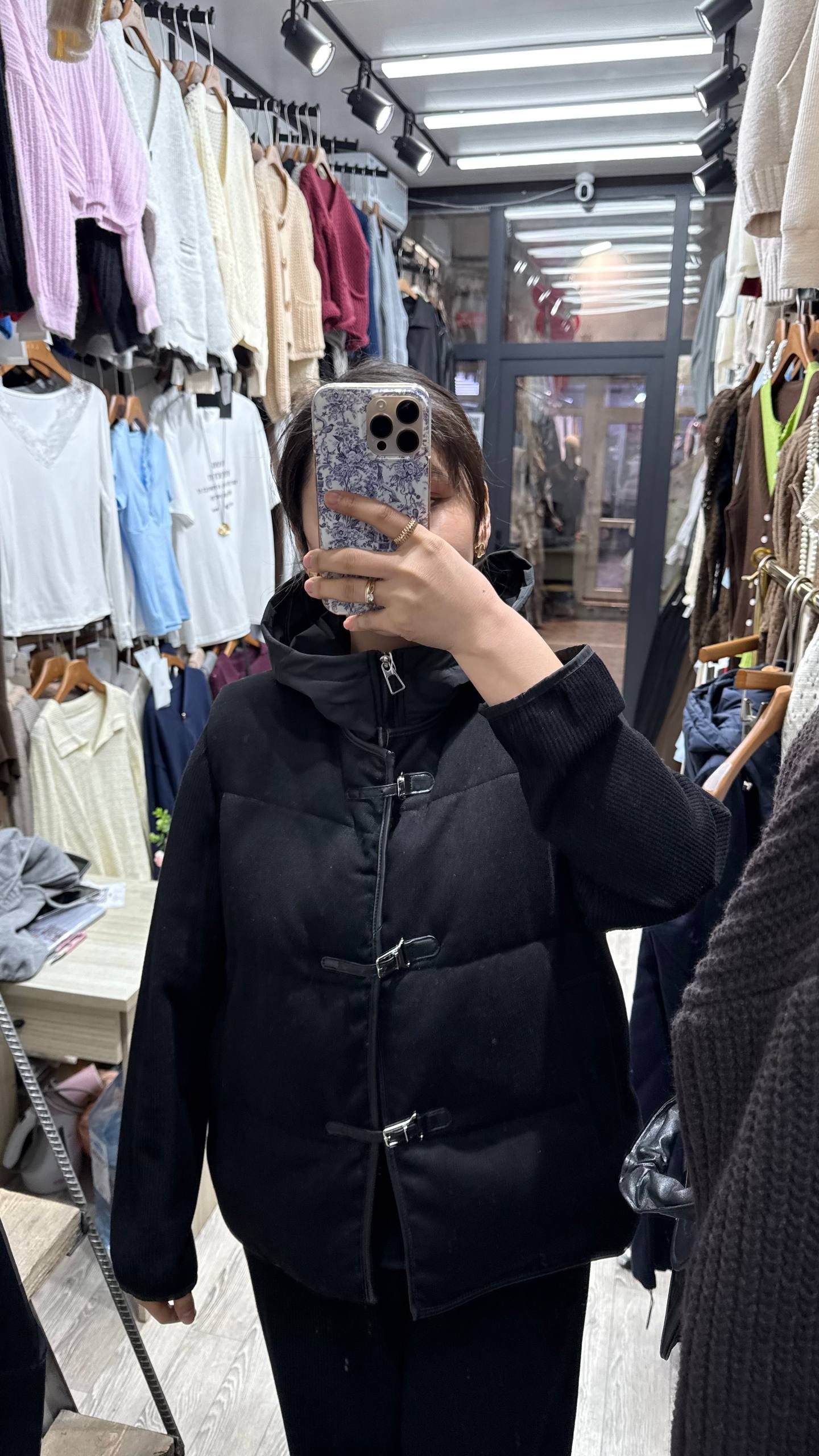 Идеальная чё...