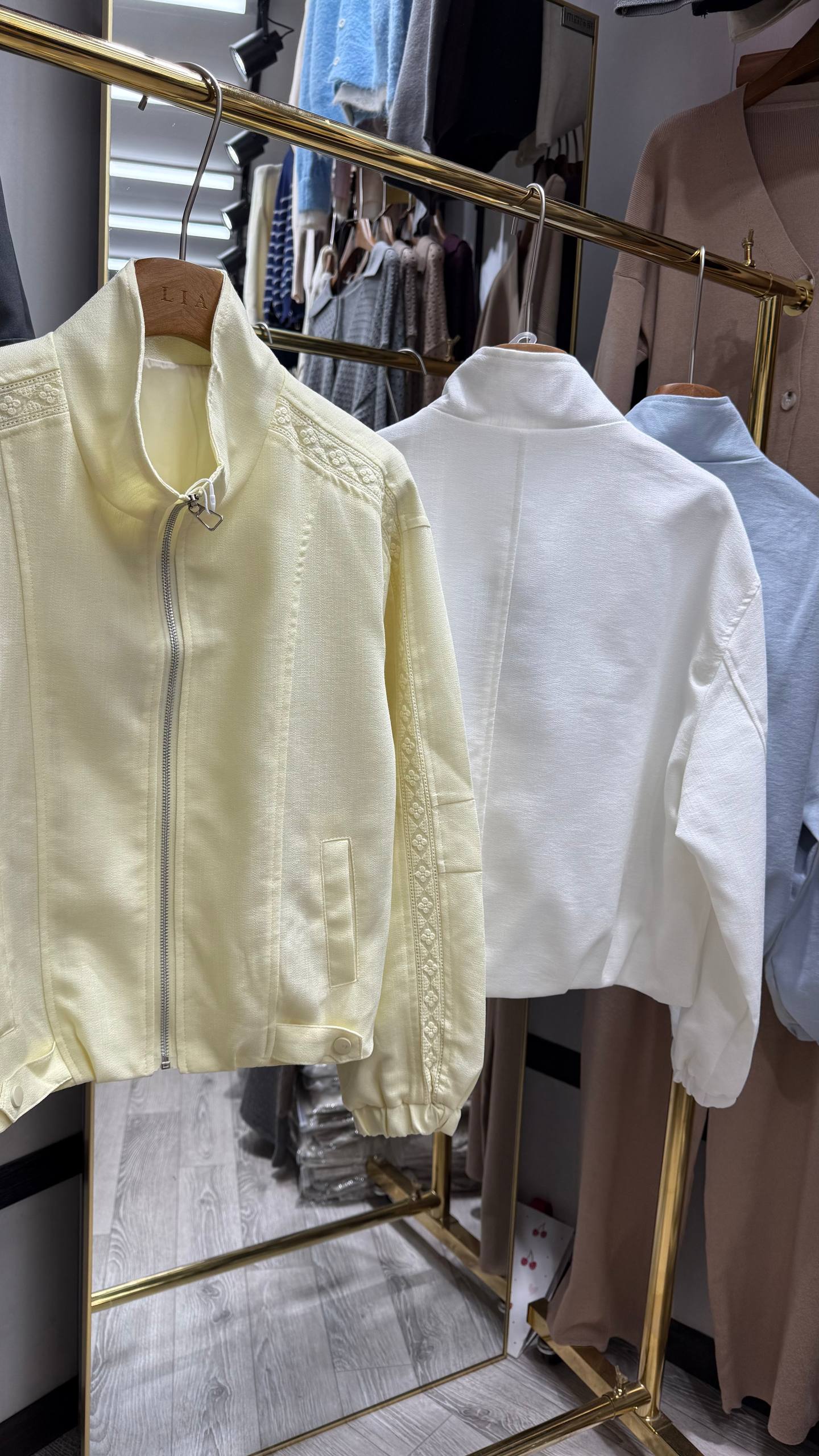 Стильные бомберы в наличии ✨
Размер: стандарт 
Цена:150...