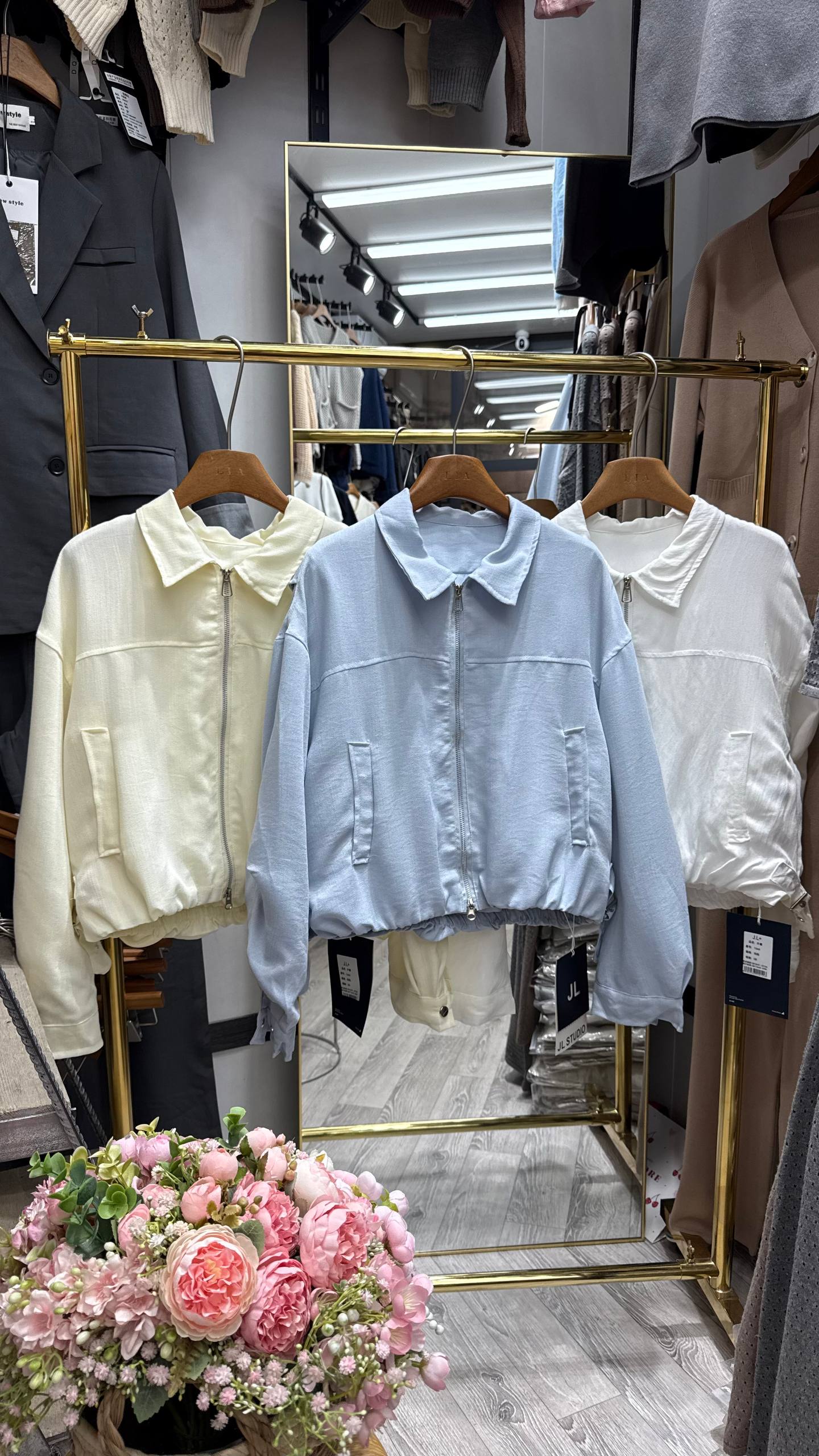 Бомбер 🔥
Размер:стандарт 🔥
Цена:1500сом🔥