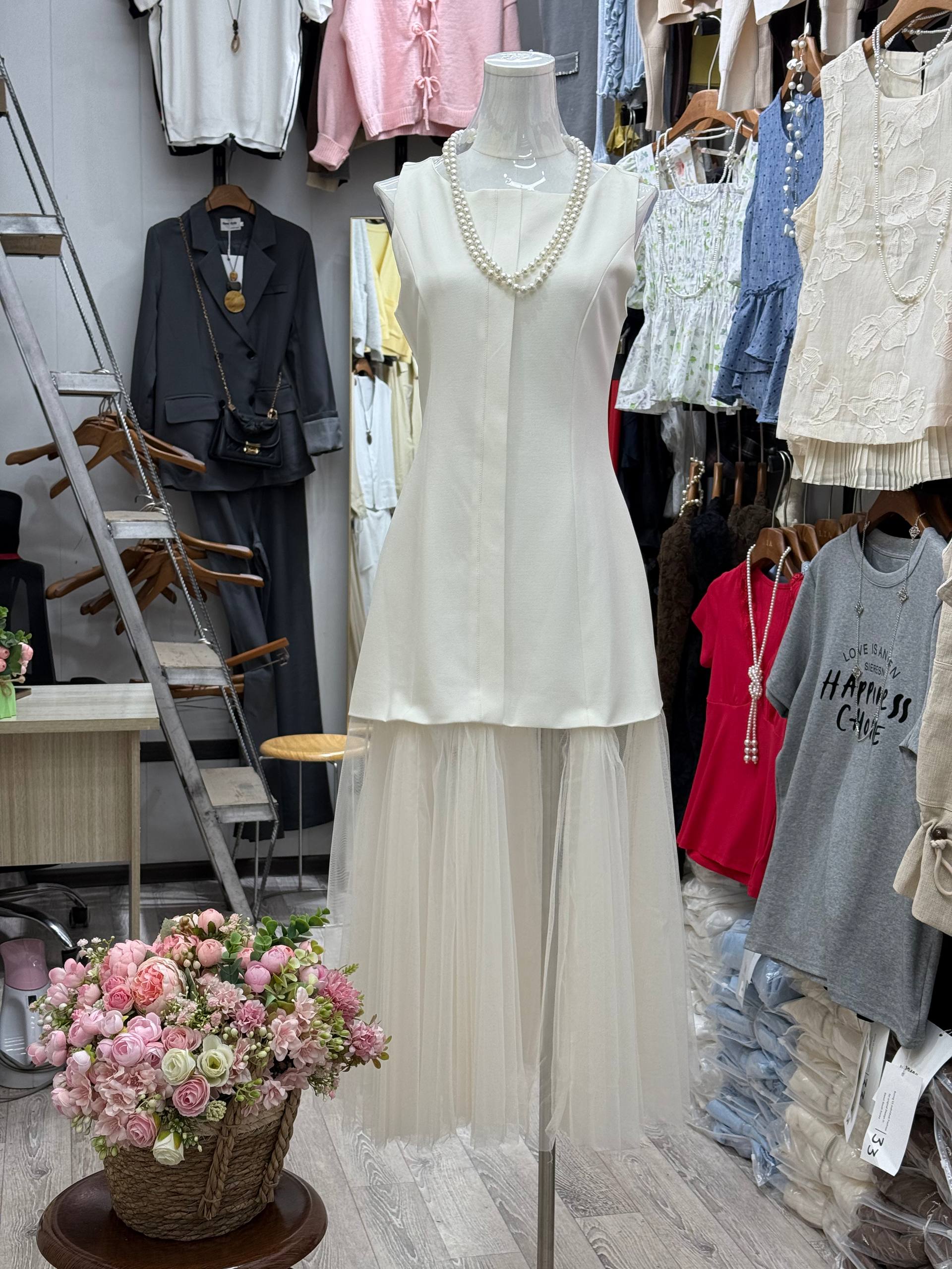 Нежное платье мечты ✨
Лёгкое, воздушное и очень женстве...