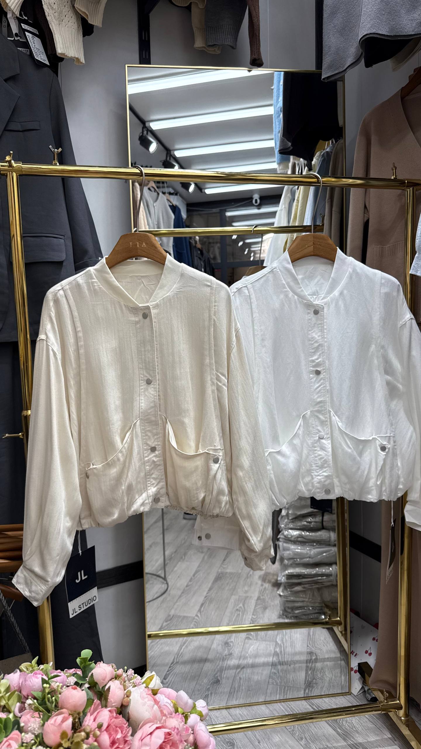 Бомбер 🔥
Размер: стандарт 
Цена:1500сом