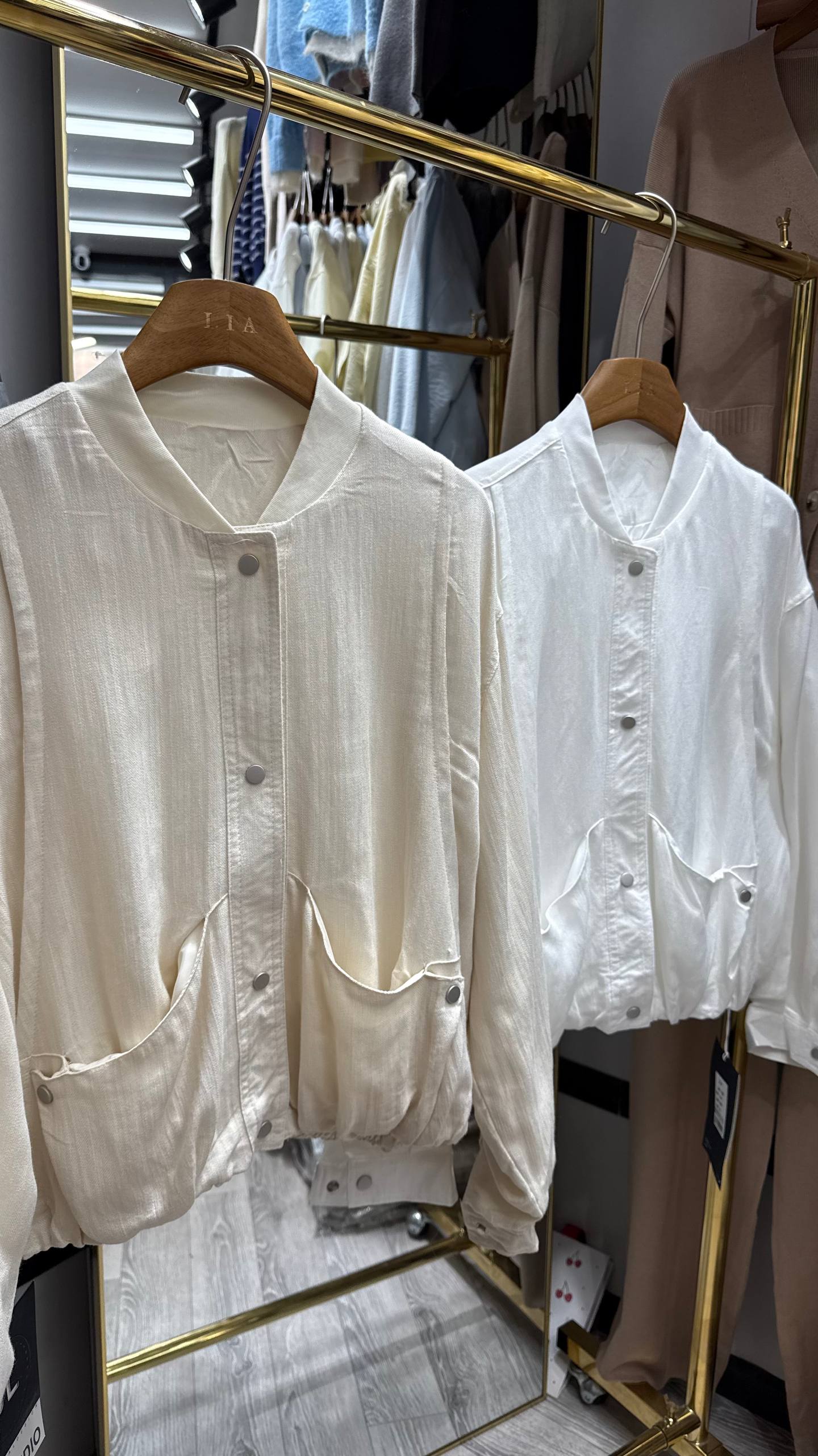 Бомбер 🔥
Размер: стандарт 
Цена:1500сом