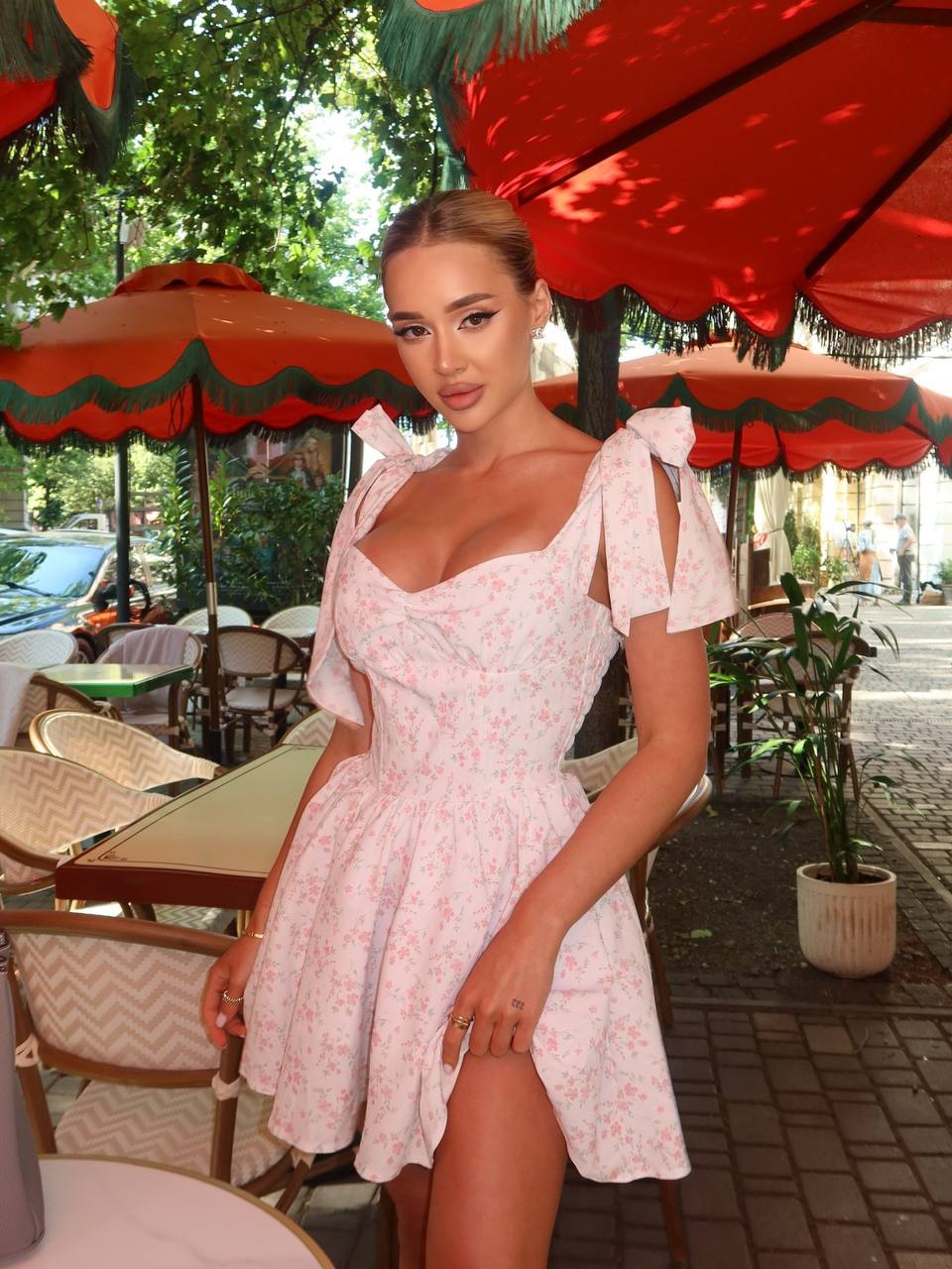 Девочки ожидаем шикарное платье 🩵
Размер 42-44( повтор)...