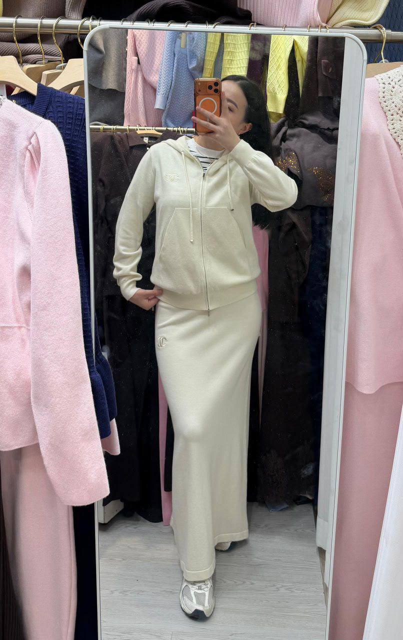 в наличии красивая двойка под Chanel🩶