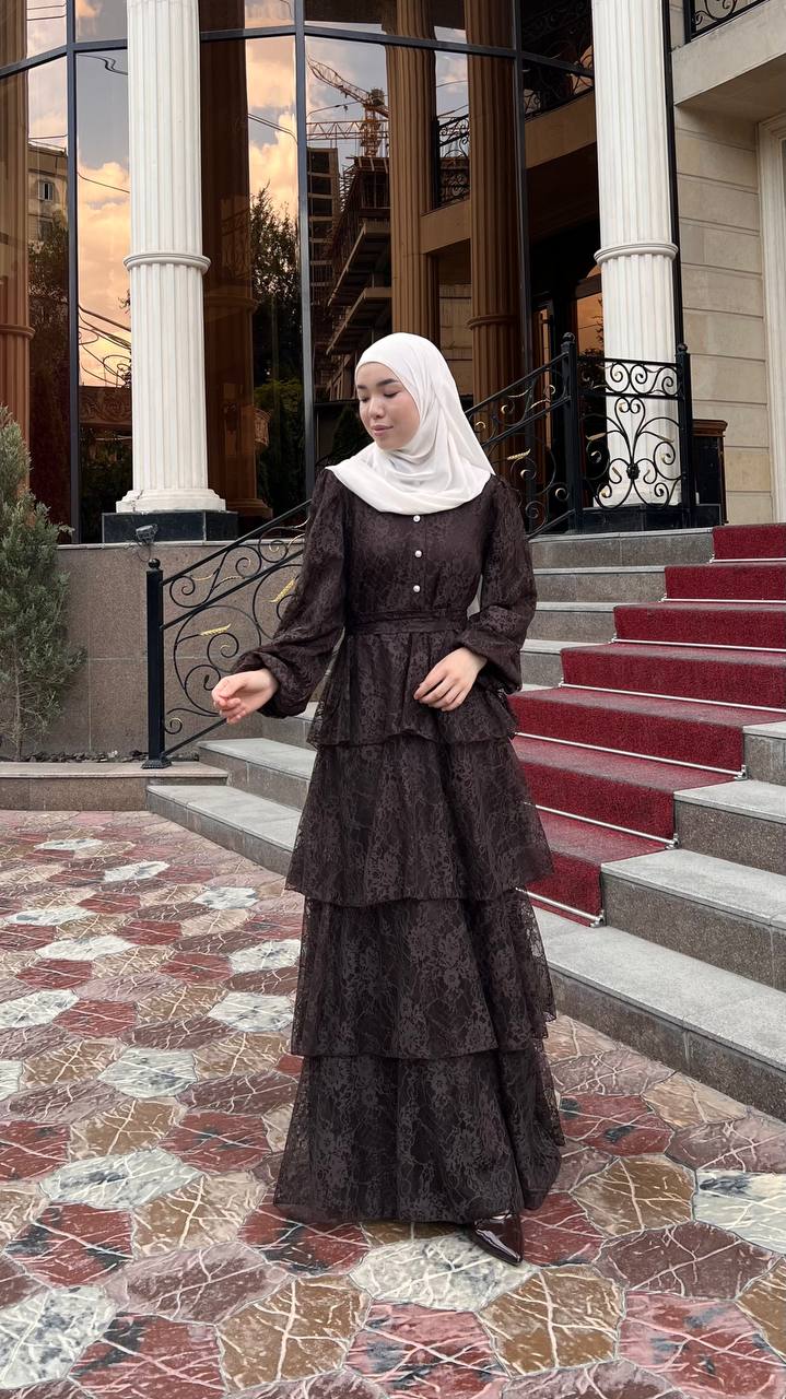 Женственное кружевное платье с ярусной юбкой ✨
Стиль: э...