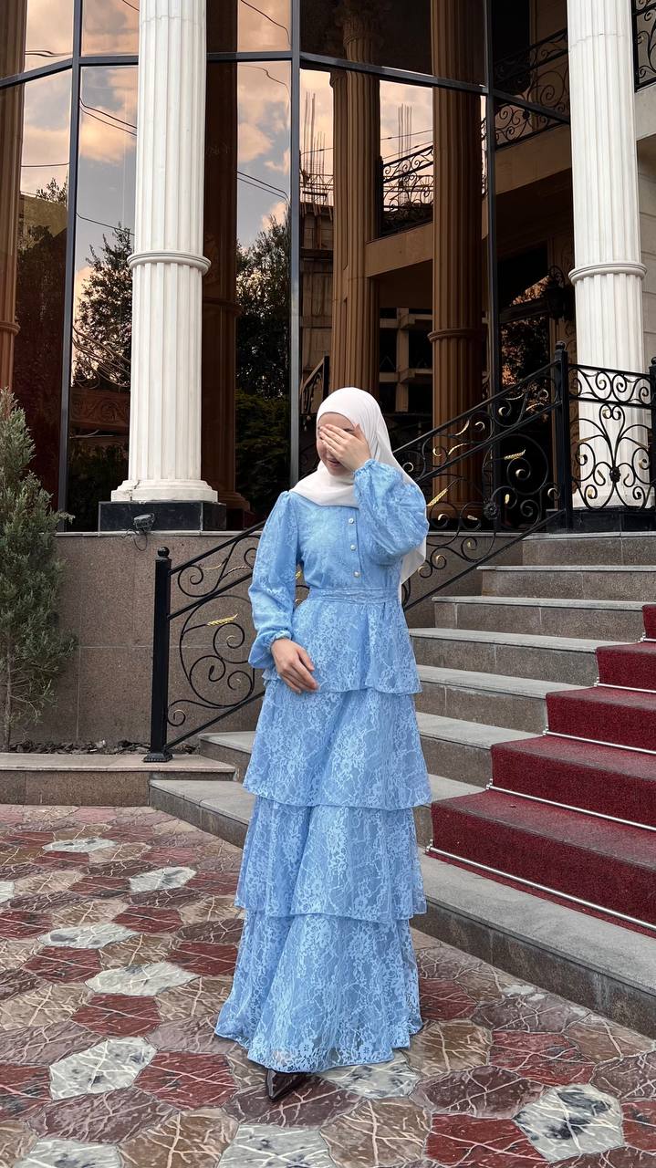 Женственное кружевное платье с ярусной юбкой ✨
Стиль: э...