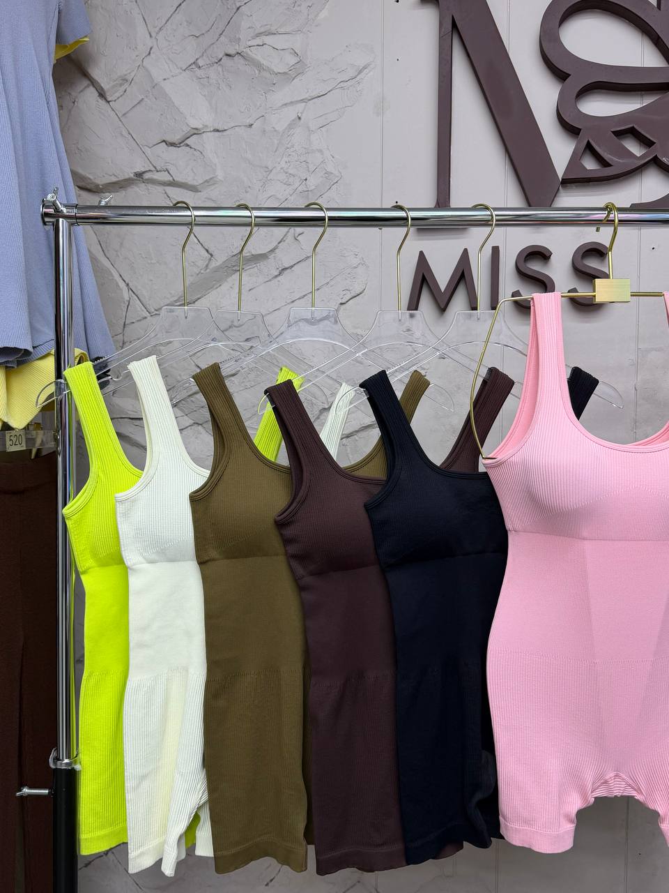 ✨ УТЯГИВАЮЩИ...