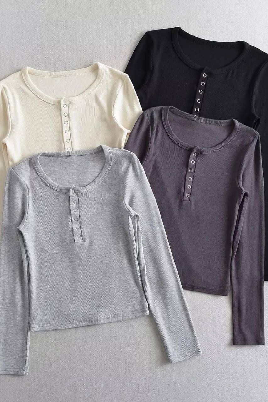 Размер: стандарт (подойдет на XS–M) 📏
Цена: 480 💸
Ткань...