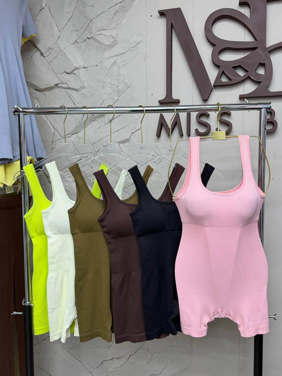 УТЯГИВАЮЩИЙ КОМБИНЕЗ «ЛАПША» ✨
Твой идеальный силуэт за...