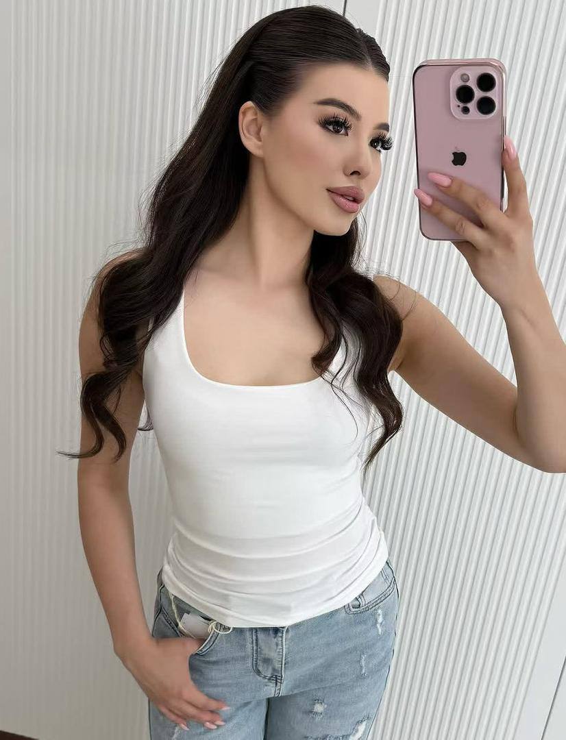 Стильная белая майка
    Must-have в каждом гардеробе 🤍...