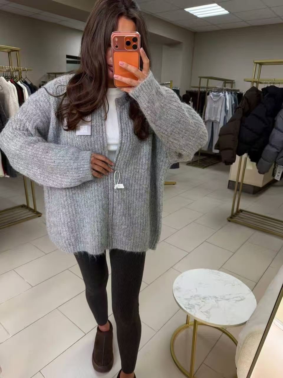 NEW NEW NEW 🌸
В наличии базовый свитер на замке 
Произв...