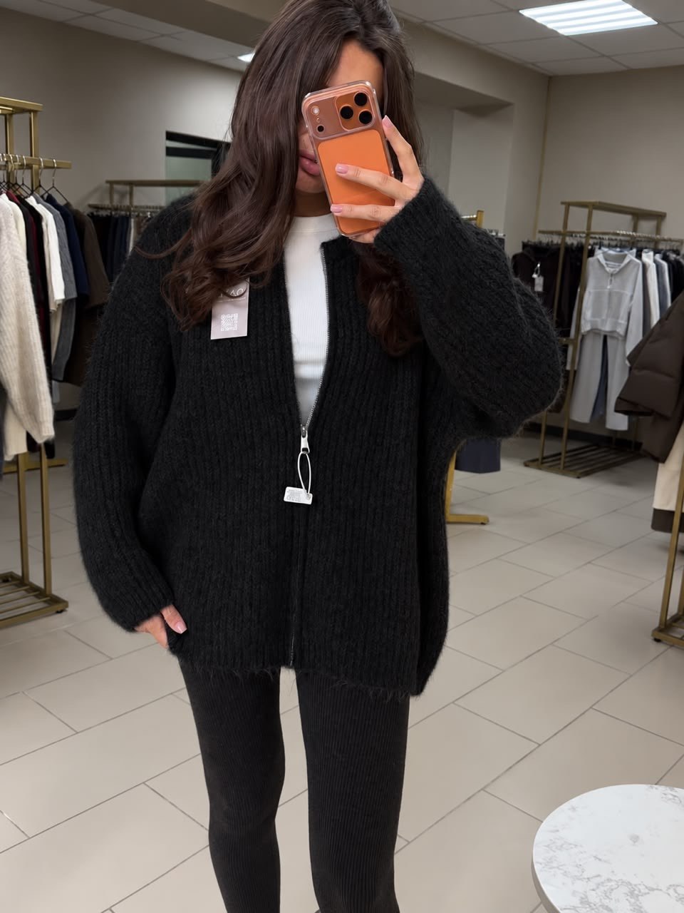NEW NEW NEW 🌸
В наличии базовый свитер на замке 
Произв...