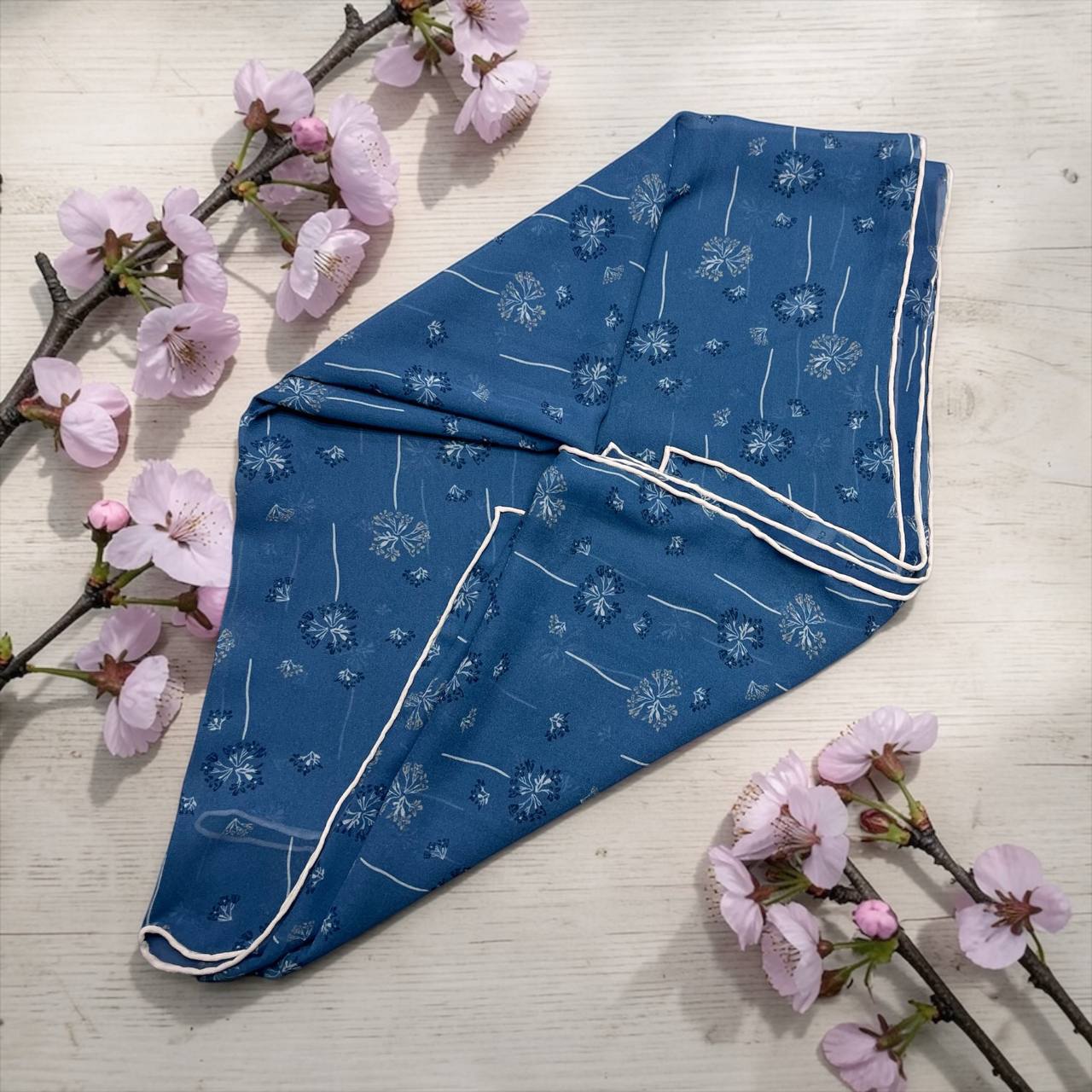 Новинки к сезону 🌷
Шарфы Жоржет с ручной подгибом 🧣
Раз...