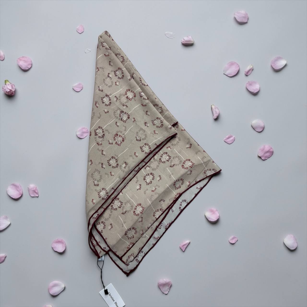 Новинки к сезону 🌷
Шарфы Жоржет с ручной подгибом 🧣
Раз...