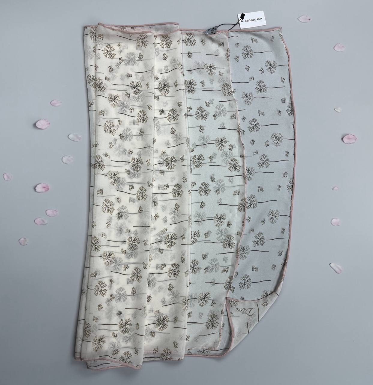 Новинки к сезону 🌷
Шарфы Жоржет с ручной подгибом 🧣
Раз...