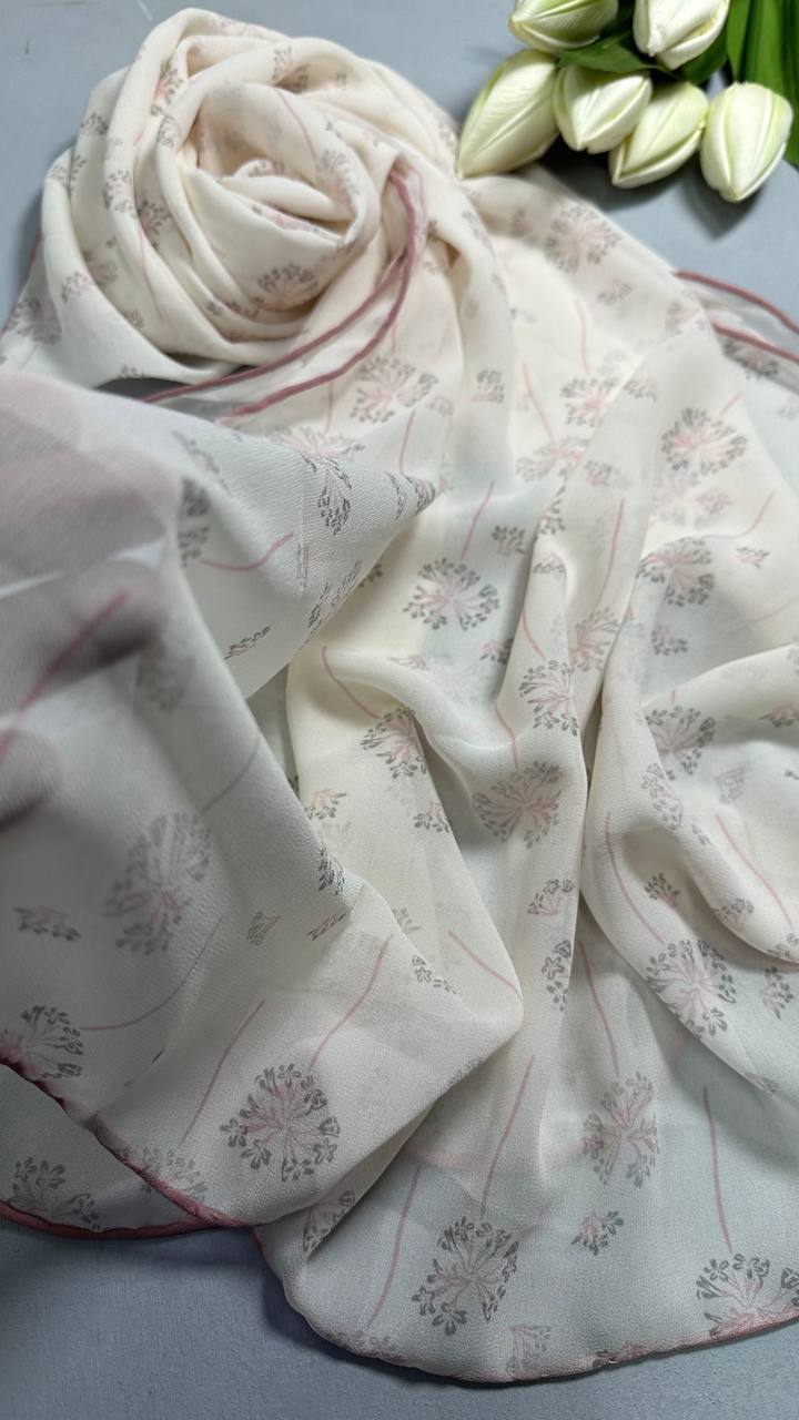 Новинки к сезону 🌷
Шарфы Жоржет с ручной подгибом 🧣
Раз...