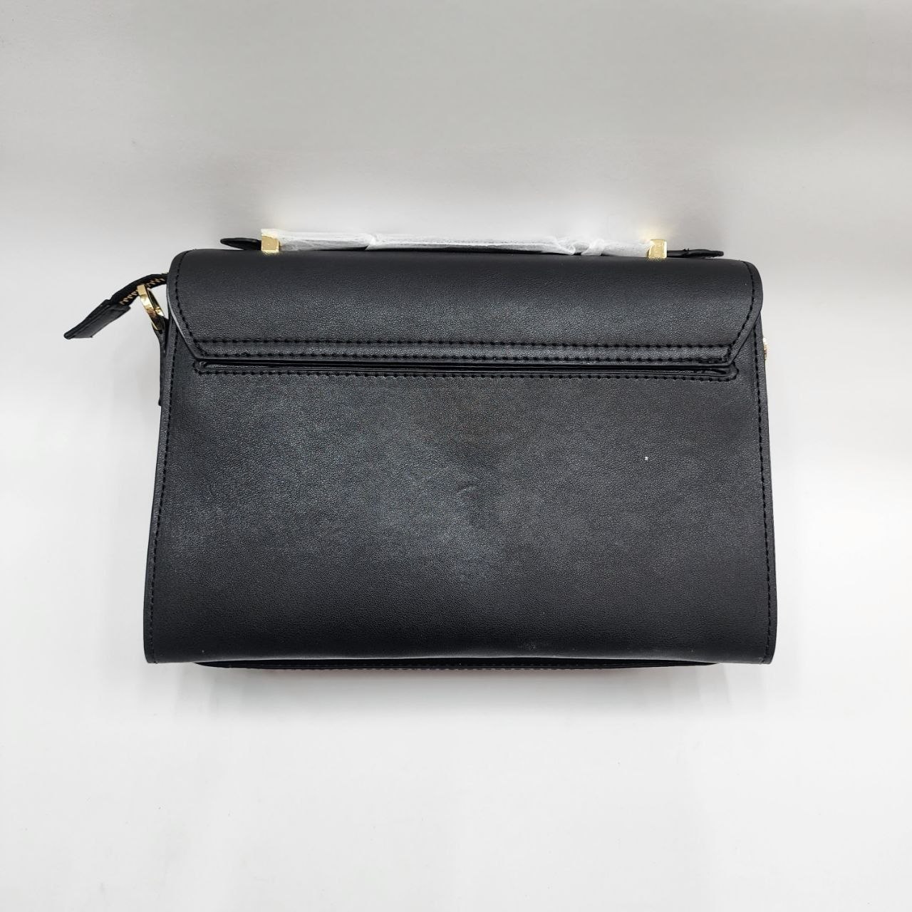 Мк Michael Kors 
Цена: 2900 сом
Размер: 25×17×10 см
Арт...