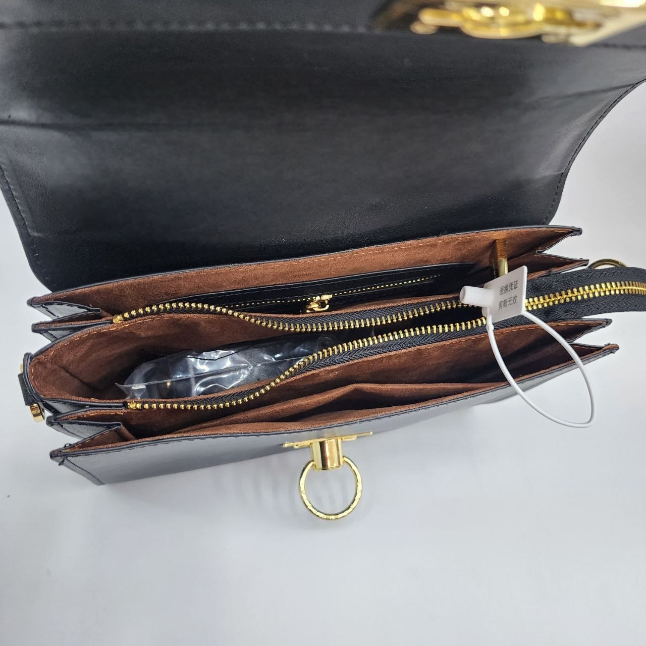 Мк Michael Kors 
Цена: 2900 сом
Размер: 25×17×10 см
Арт...