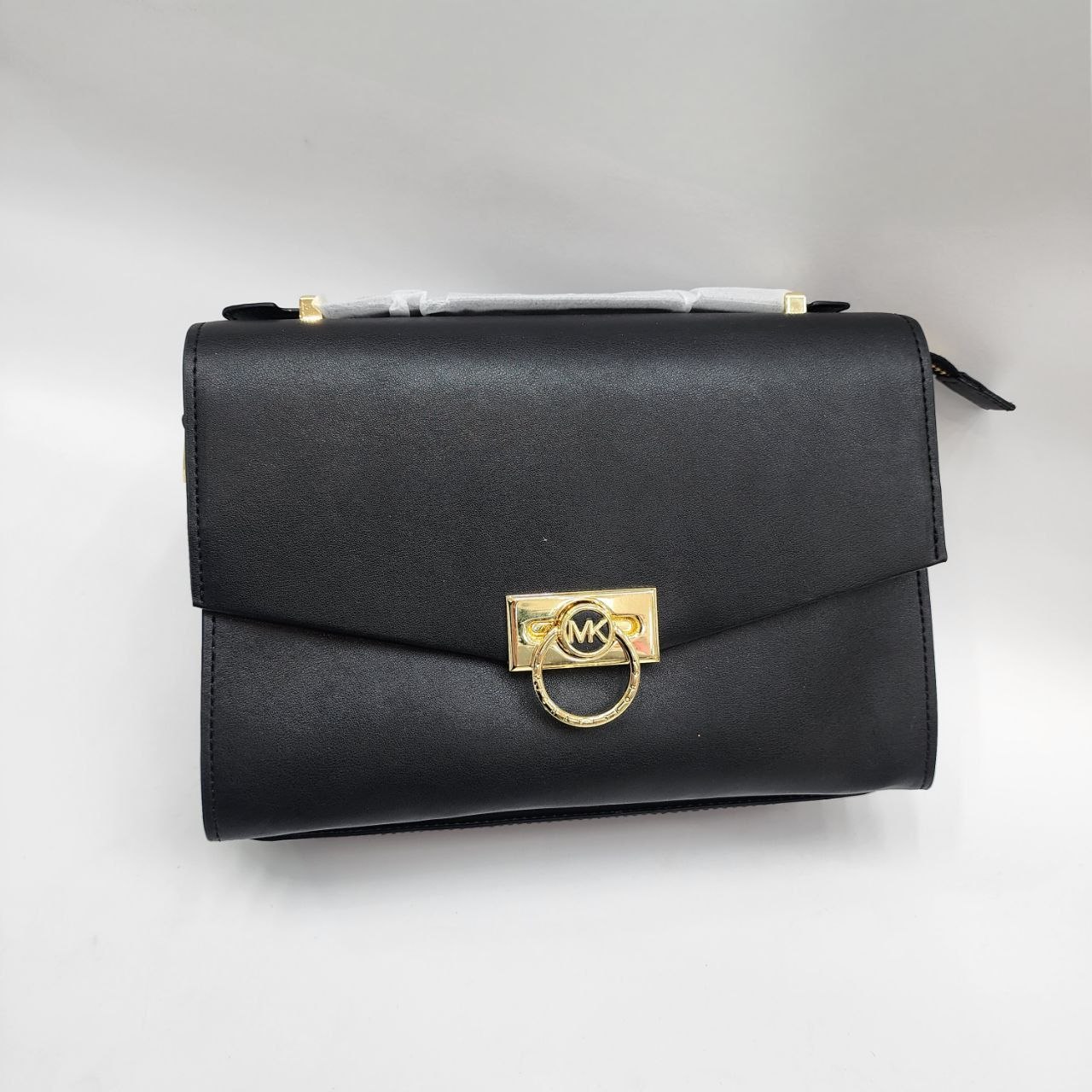 Мк Michael Kors 
Цена: 2900 сом
Размер: 25×17×10 см
Арт...