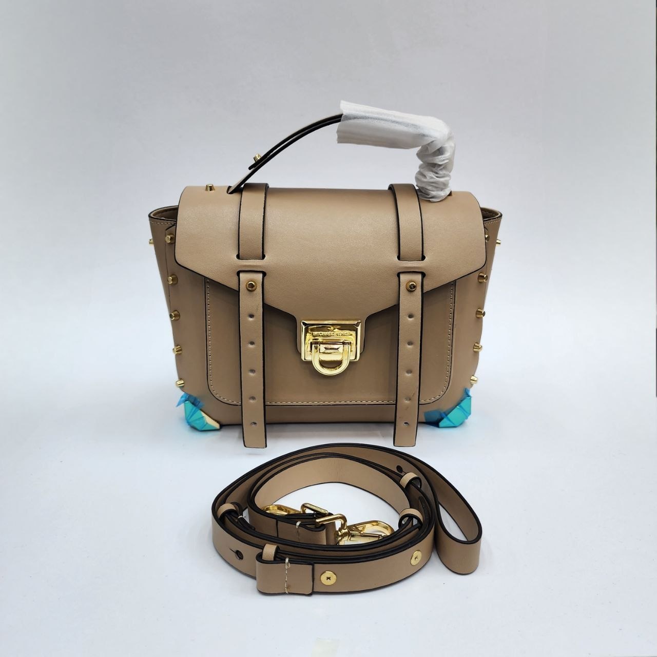 Мк MICHAEL KORS 
Цена: 3000 сом
Размер: 22×20×10 см
Арт...