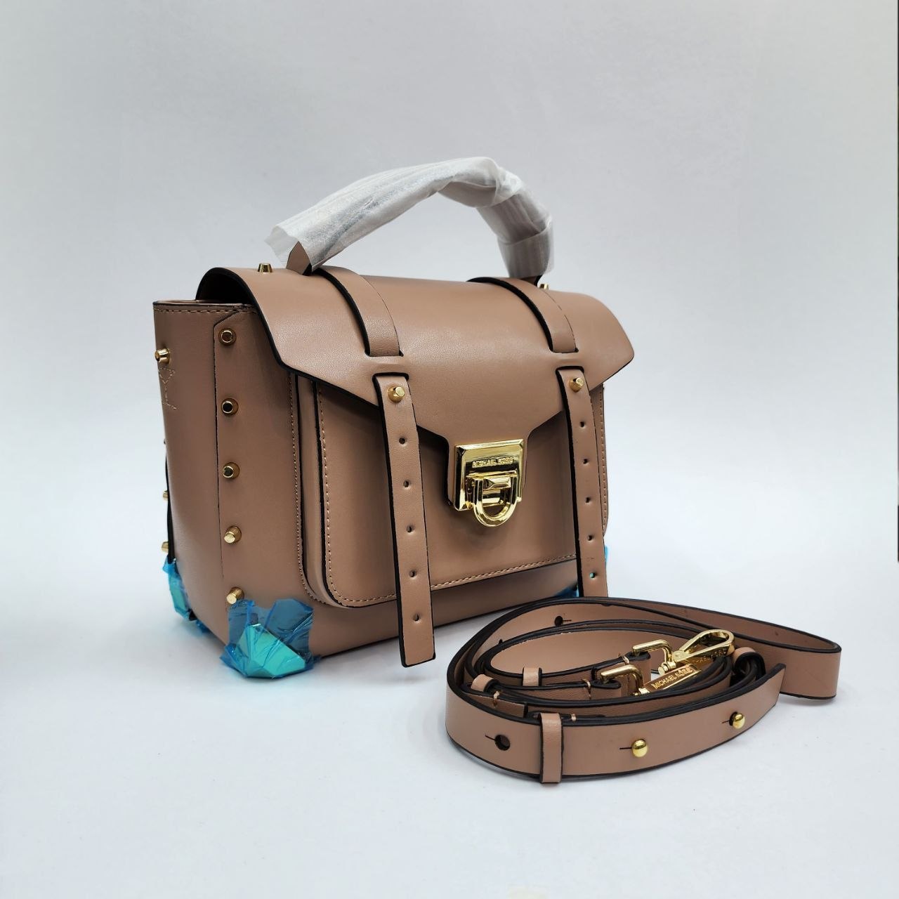 Мк MICHAEL KORS 
Цена: 3000 сом
Размер: 22×20×10 см
Арт...